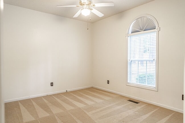 Building Photo - 1110 Devonshire Trail