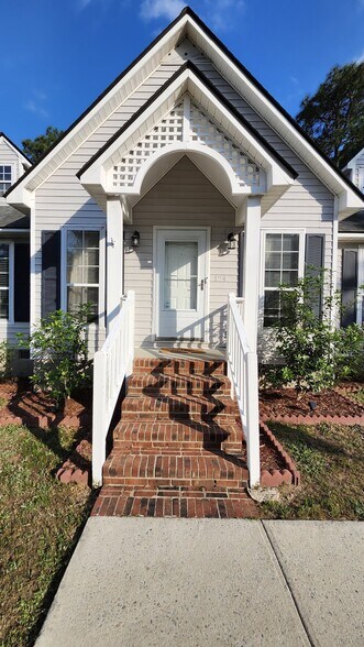 Building Photo - 124 Stonewood Dr