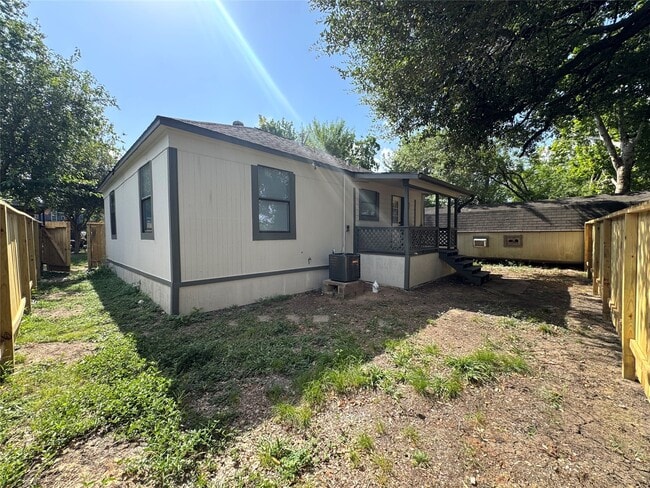 Building Photo - 7640 Broadview Dr