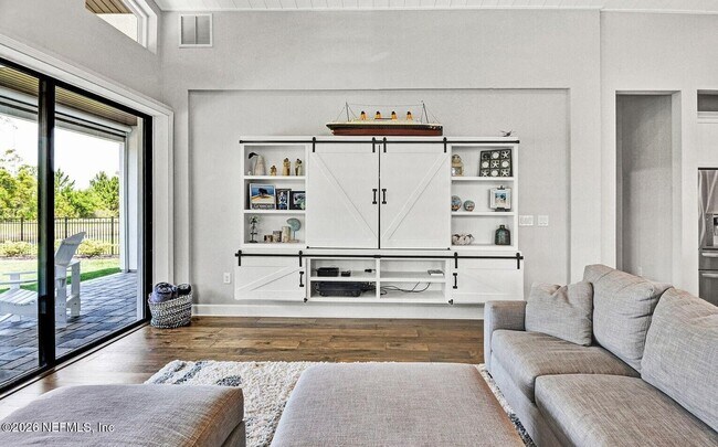 Building Photo - 104 Marquesa Cir