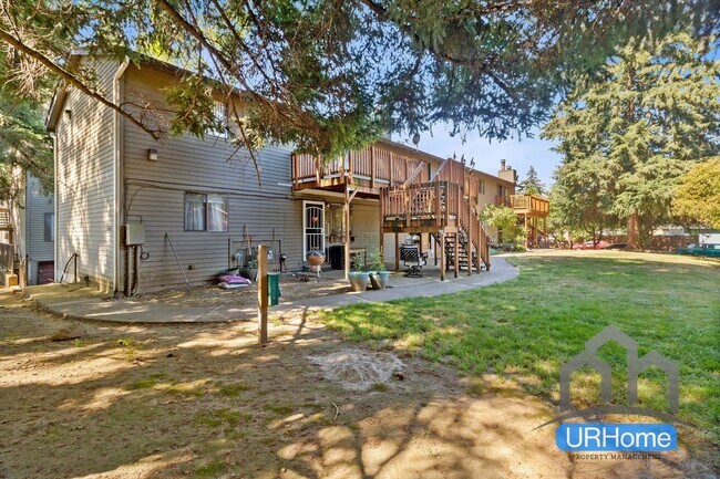 Building Photo - 424 SE 169th Ave