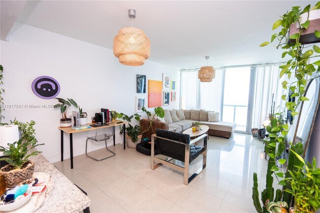 Building Photo - 888 Biscayne Blvd