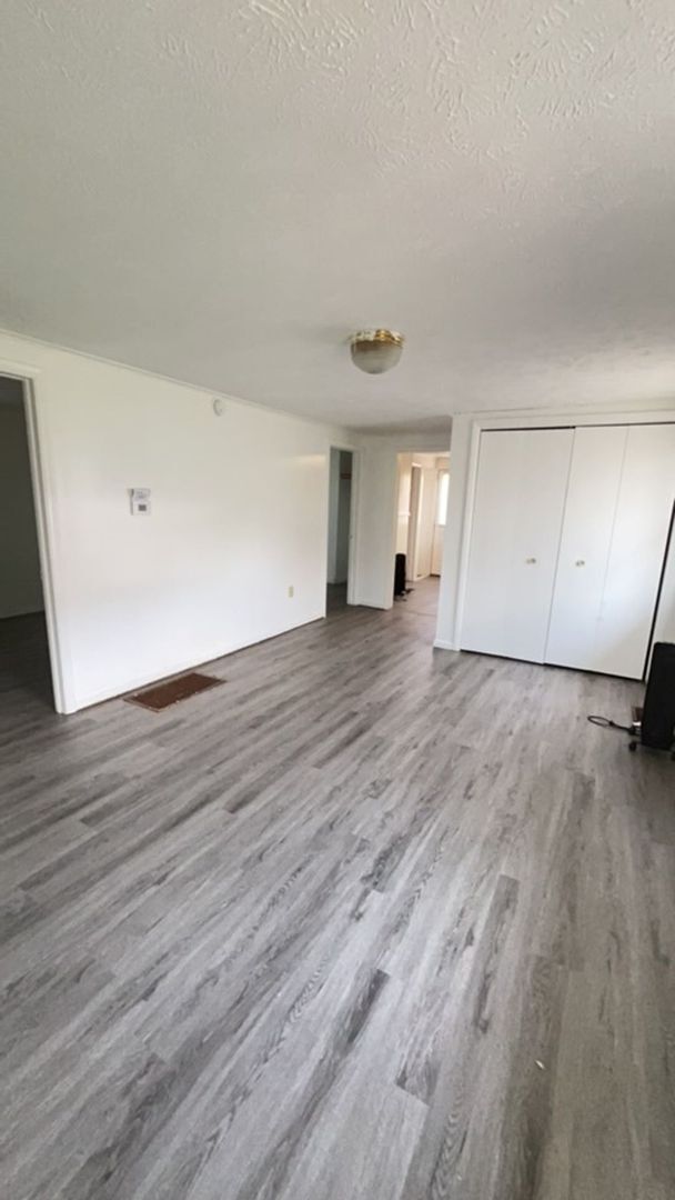 Building Photo - Plenty of Privacy