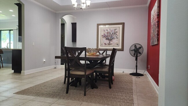 Building Photo - Lakeview Turnkey Furnished Home with Resor...
