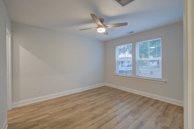 Building Photo - 1237 Tice Ln