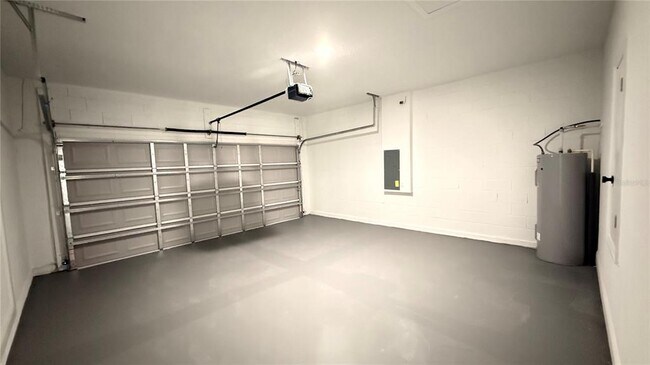 Building Photo - 7432 N Cricket Dr