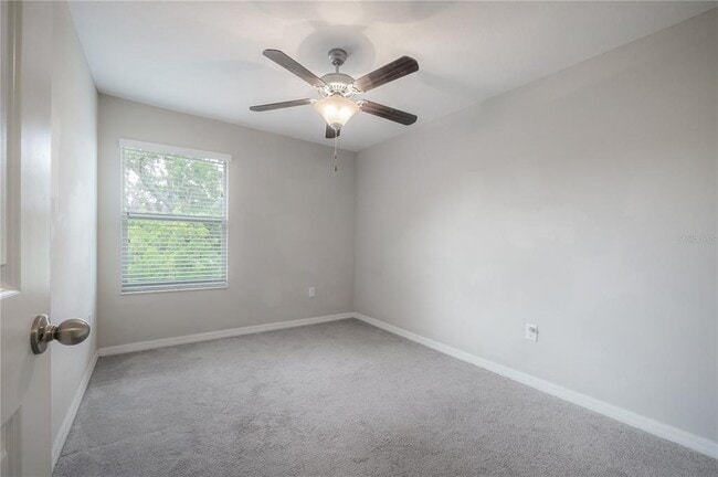 Building Photo - 10687 Lake Montauk Dr