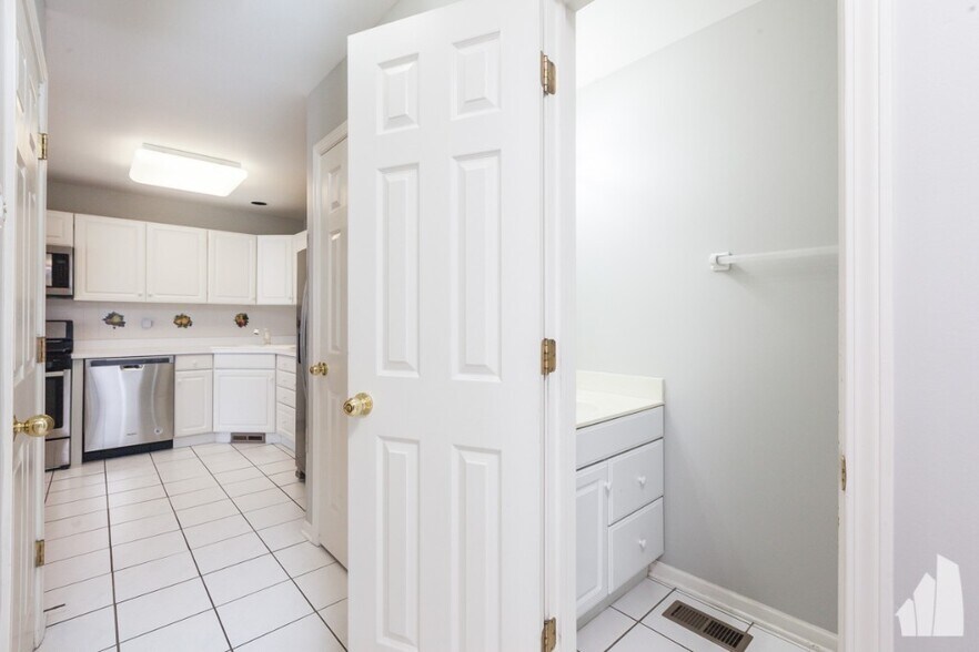 Building Photo - 2991 Belle Ln