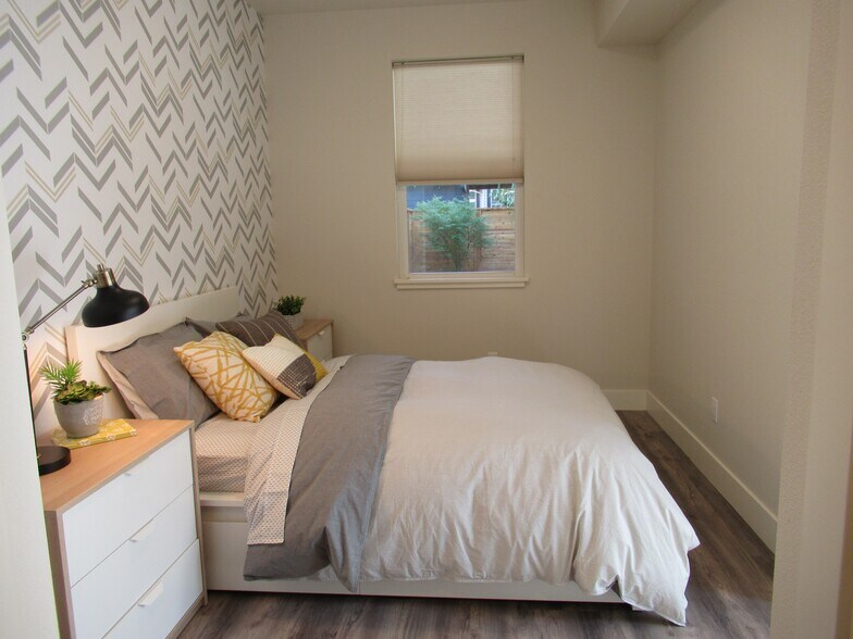 Bedroom - 1610 N Emerson St