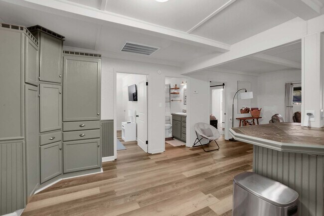 Building Photo - 115 Hale Loop