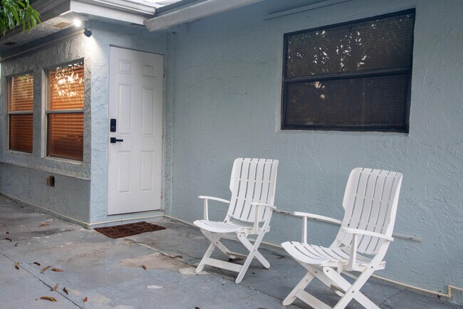 Building Photo - 820 Lantern Tree Ln