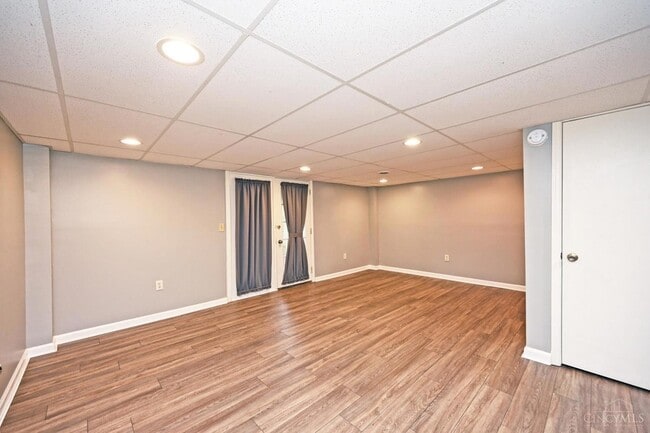 Building Photo - 920 Woodlyn Dr N