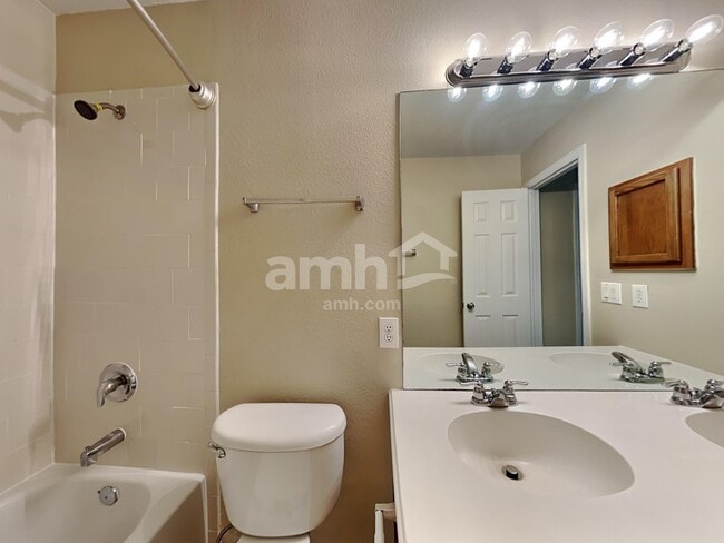 Building Photo - 2844 S Serrano