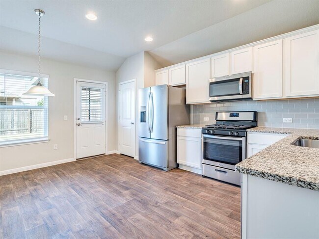 Building Photo - 392 Blue Sage Dr