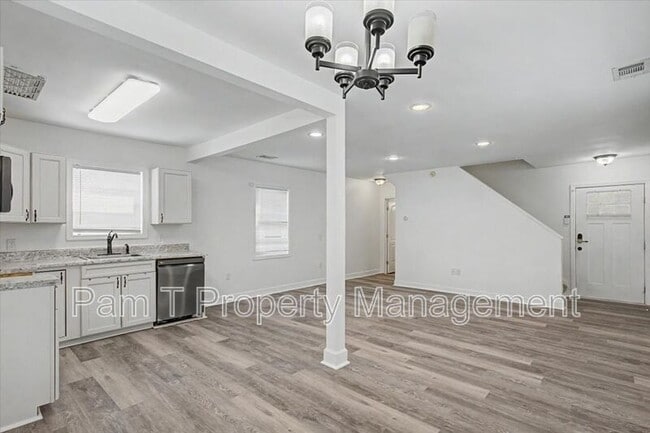 Building Photo - 1200 E 37th St