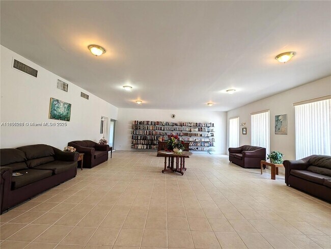 Building Photo - 1280 NW 43rd Ave