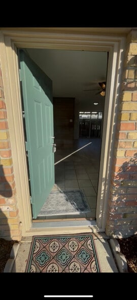 Primary Photo - 6758 Prutzman Rd