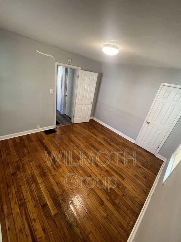 Building Photo - 615 N Tibbs Ave