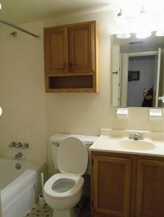 Building Photo - 1700 SW 16th Ct