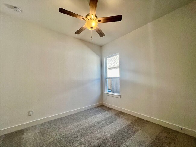 Building Photo - 10602 Blossom River Dr