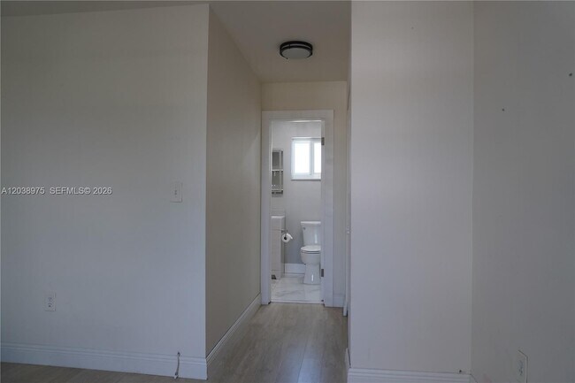 Building Photo - 9132 SW 148th Ct