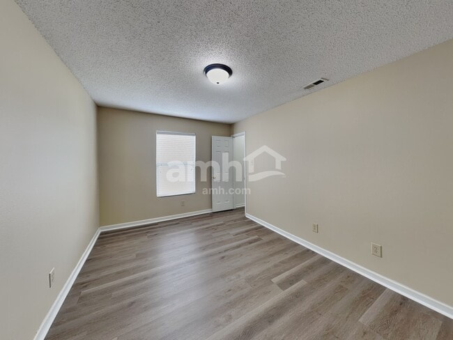 Building Photo - 626 Hickory Pine Dr