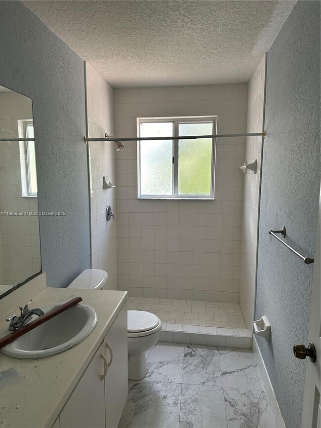 Building Photo - 7653 Tamarac Island Cir