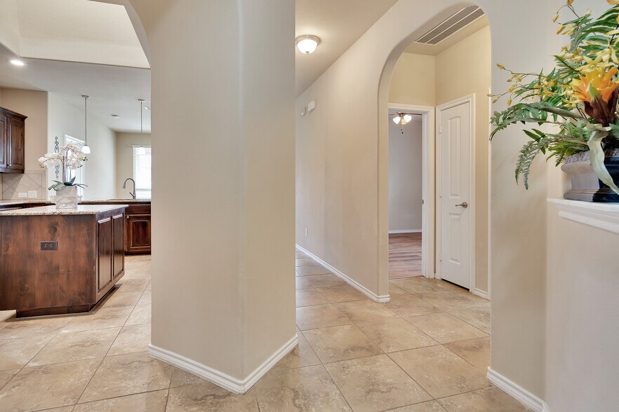 Building Photo - 117 Oakmont Dr