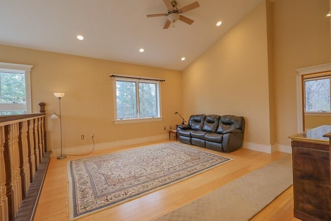 Building Photo - 67 Anderson Pond Rd