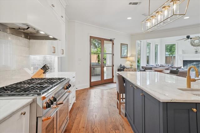 Building Photo - 6807 Lupton Dr