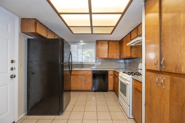 Building Photo - 4203 Balboa Ln