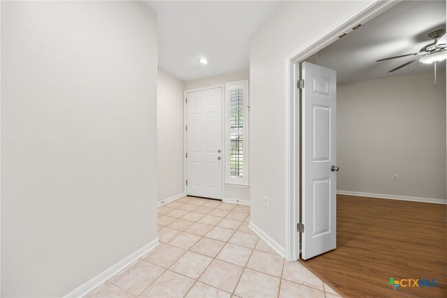Building Photo - 113 Bluebell Dr