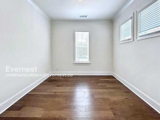 Building Photo - 2517 Canopy Ct
