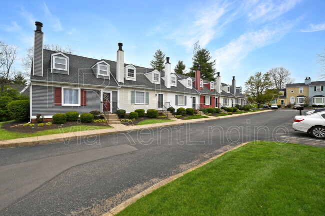 Building Photo - 10783 Colonial Woods Ct