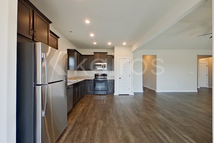 Building Photo - 26186 Valley Ridge Rd