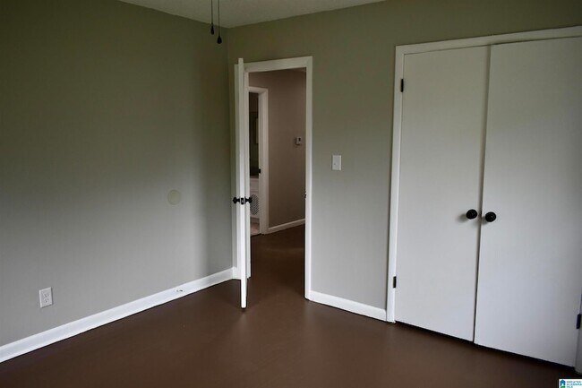 Building Photo - 3720 Howard Ave SW