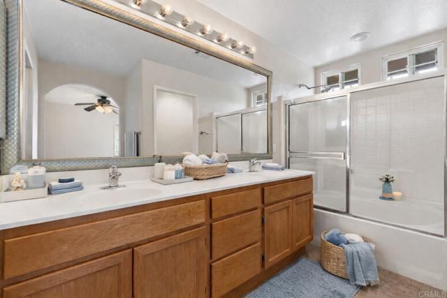 Building Photo - 237 Cedar Glen