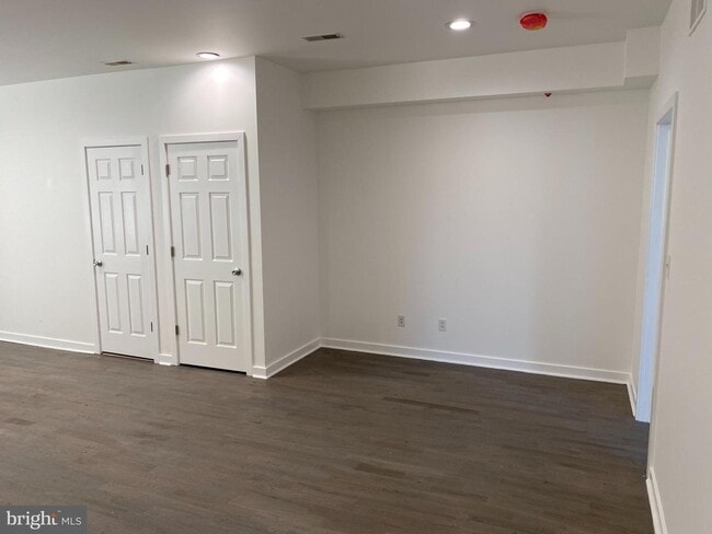 Building Photo - 528 N 34th St
