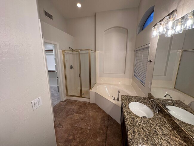 Building Photo - 2871 E Melody Ln