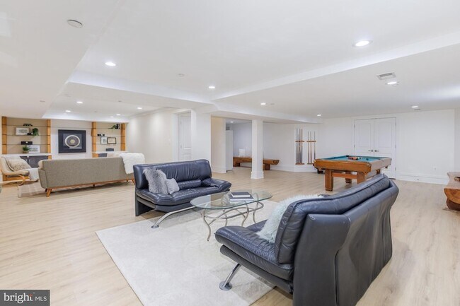Building Photo - 9715 Singleton Dr