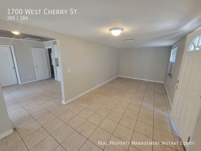 Building Photo - 1700 W Cherry St