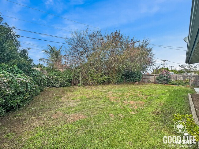 Building Photo - Charming 3B/2BA House w/ Attached Garage & Washer/Dryer in Clairemont!