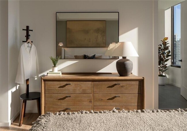 Building Photo - 1081 Juniper St NE