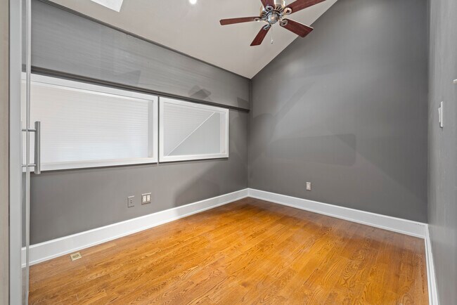 Building Photo - 1 Island Dr