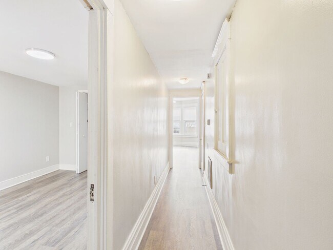 Building Photo - 1005 N 3rd St