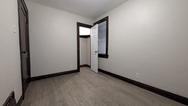 Building Photo - Newly Renovated 3-Bedroom Apartment in Mic...