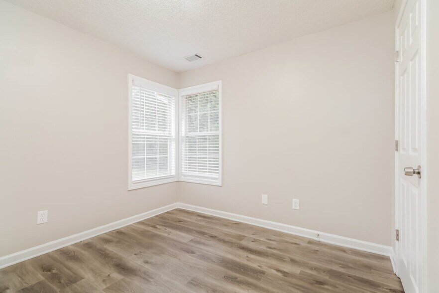 Building Photo - 1204 Genelle Ct