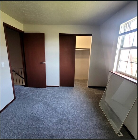 Building Photo - 2777 Kipling Ave NW