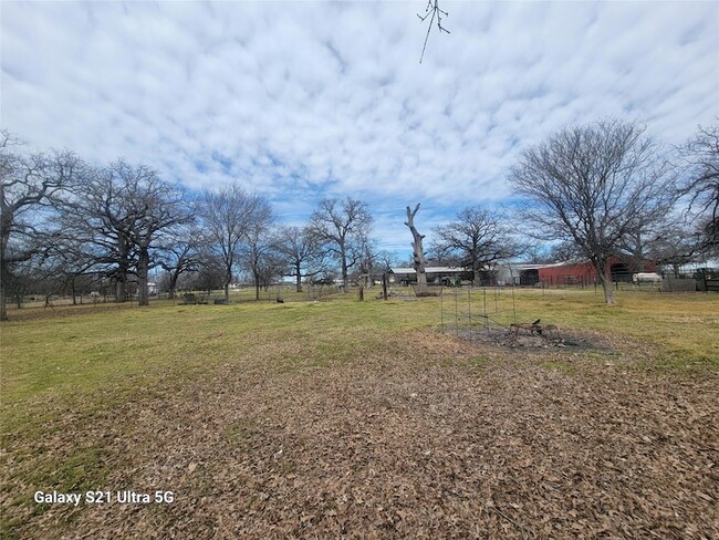 Building Photo - 5535 Whispering Oaks Ln