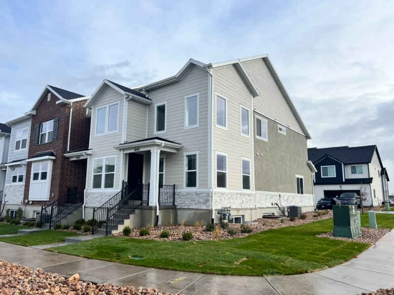 Building Photo - 3695 Big Horn Dr